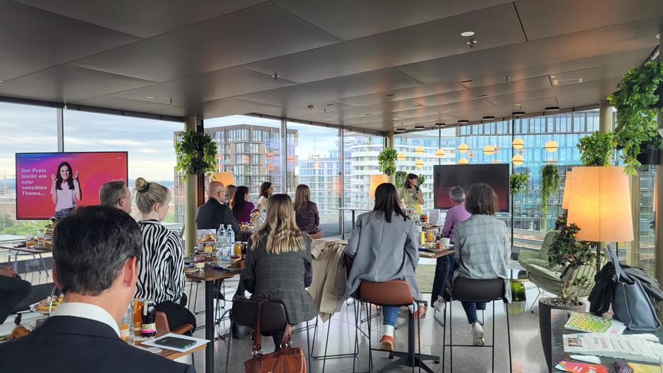 Using data-driven insights, Christina Tönniges of YouGov CP Austria showed how brands can simultaneously appeal to broad target audiences and meet individual needs.